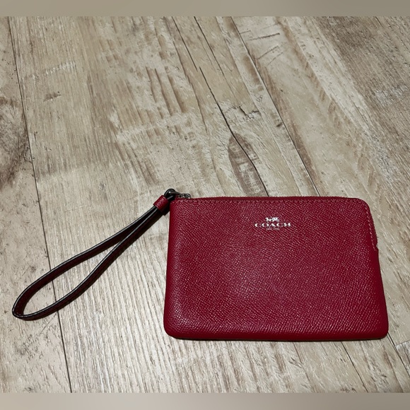 Coach wristlet- deep pink - Picture 1 of 4